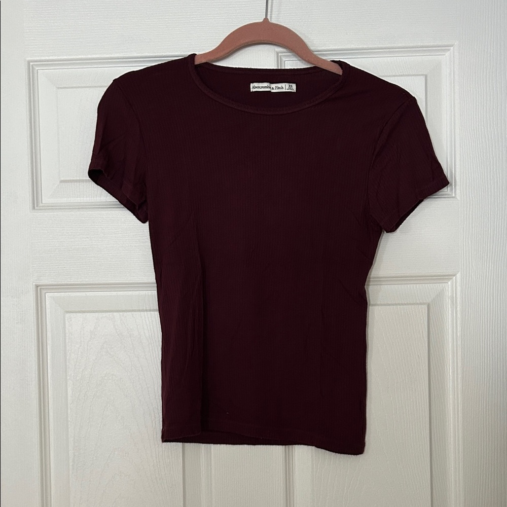 Abercrombie & Fitch Dark Red Short Sleeve Tee